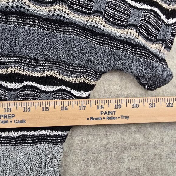 Body Central Womens Striped Knit Top Gray & Black Textured Short Sleeve Style - Picture 5 of 5